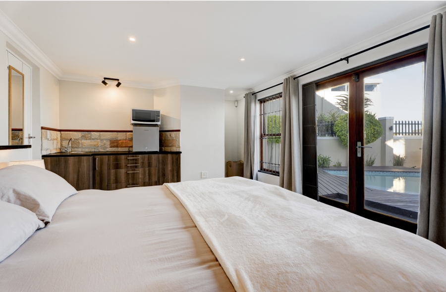 4 Bedroom Property for Sale in Myburgh Park Western Cape